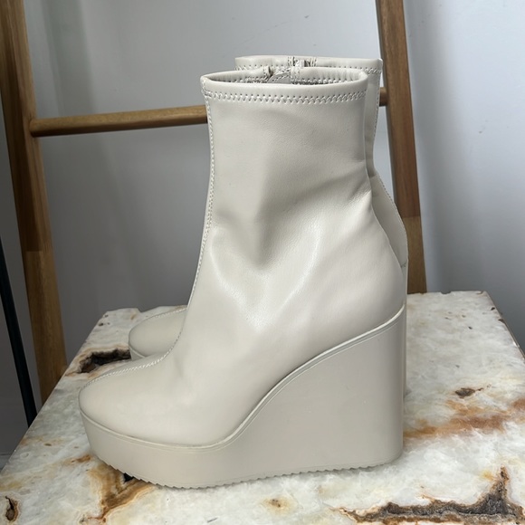 Steve Madden Cream Wedge Boots - Picture 1 of 9